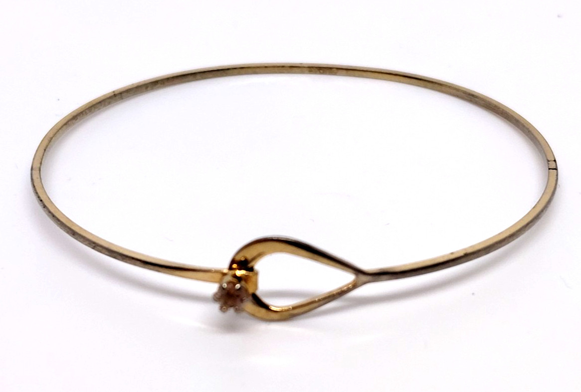 Vintage Avon Catch A Star Bracelet 1976 Gold Tone Dainty Bangle Retro Signed