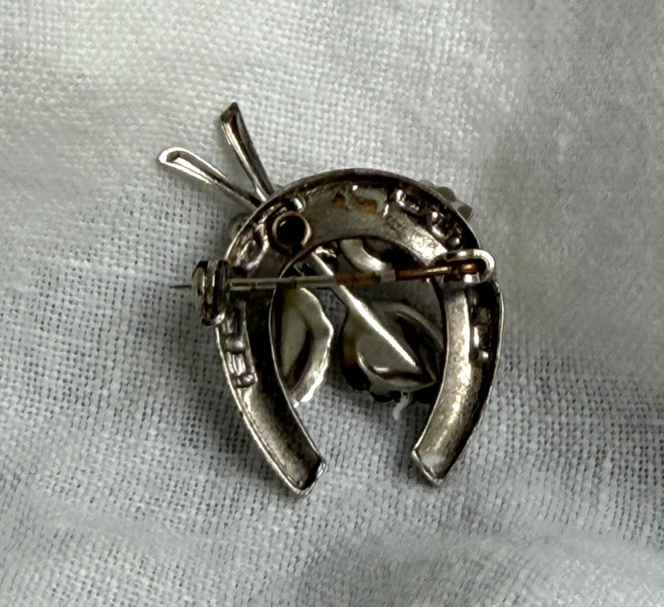 Vintage silver tone lucky horseshoe pin brooch with rhinestone flower equestrian