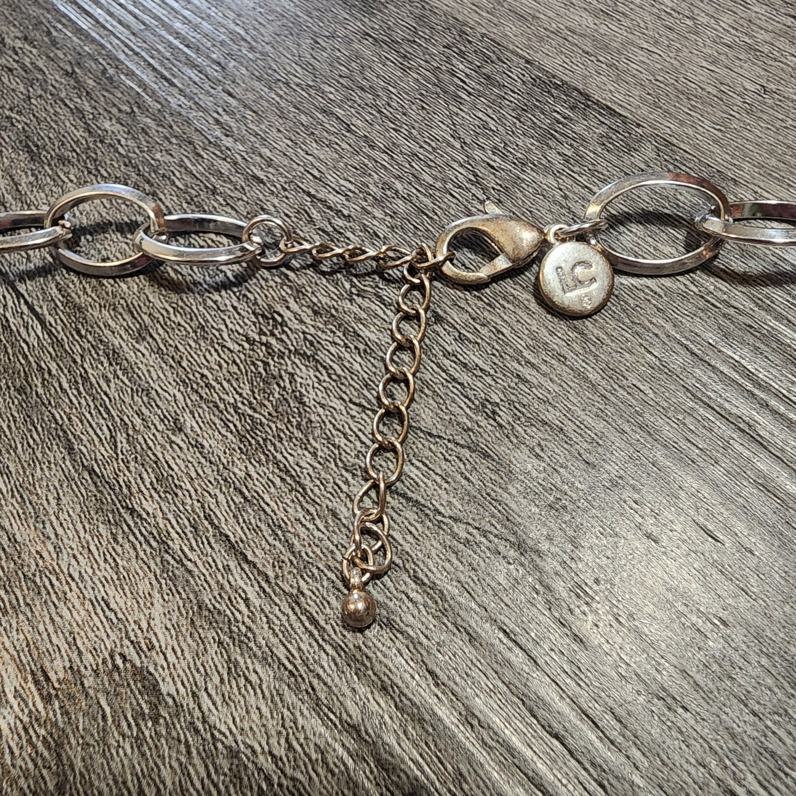 Liz Claiborne Silver Tone Choker Necklace Long Chain 41″ Hammered Links Signed
