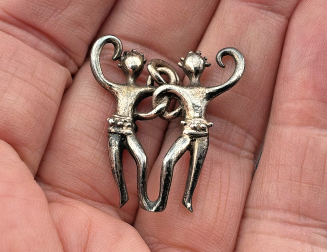 MODERNIST ABSTRACT STERLING SILVER ENTWINED DANCERS PENDANT HALLMARKED