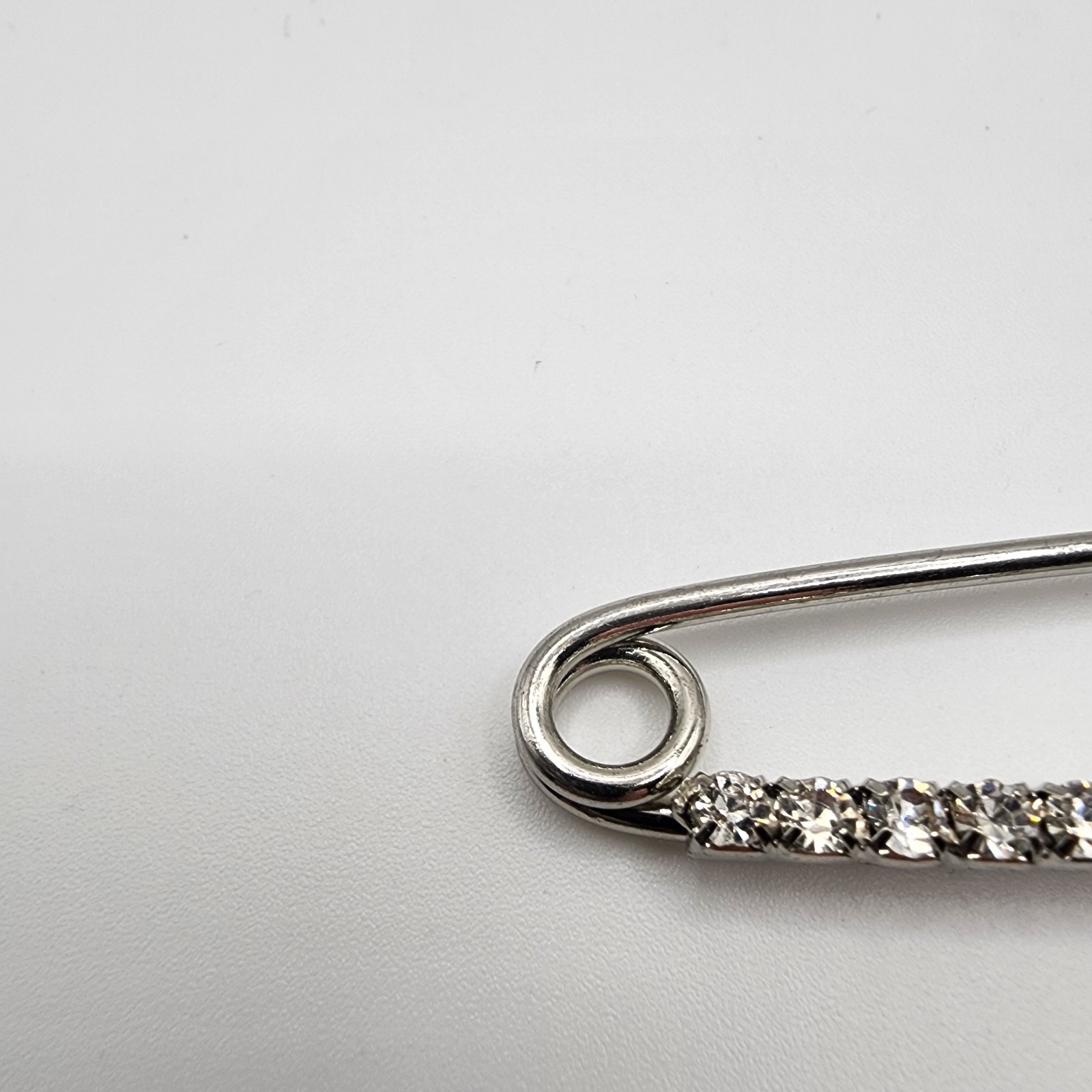 Square Diamond Shape Rhinestone Silver Tone Safety Pin Style Pin Brooch 3″ Long
