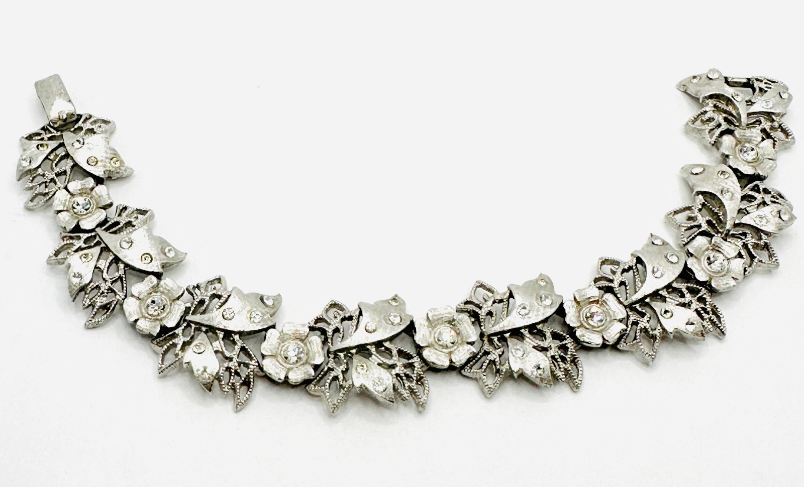 Unusual Signed Vtg Kramer Brushed Silver Tone Rhinestone Floral Bracelet 6.75″