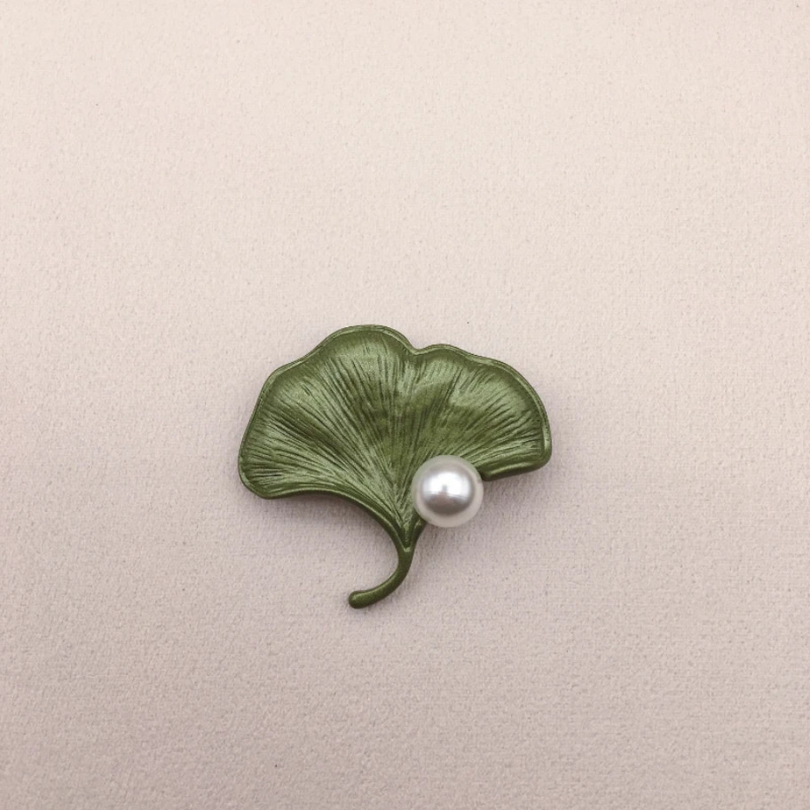 Vintage Green Color Plant Pearls Brooch Pin Flower Brooch For Women Jewelry Gift