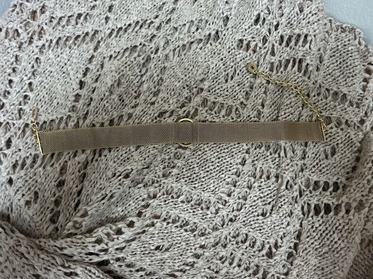 Vintage Gold Tone Mesh Choker Necklace with Oval Cameo Centerpiece