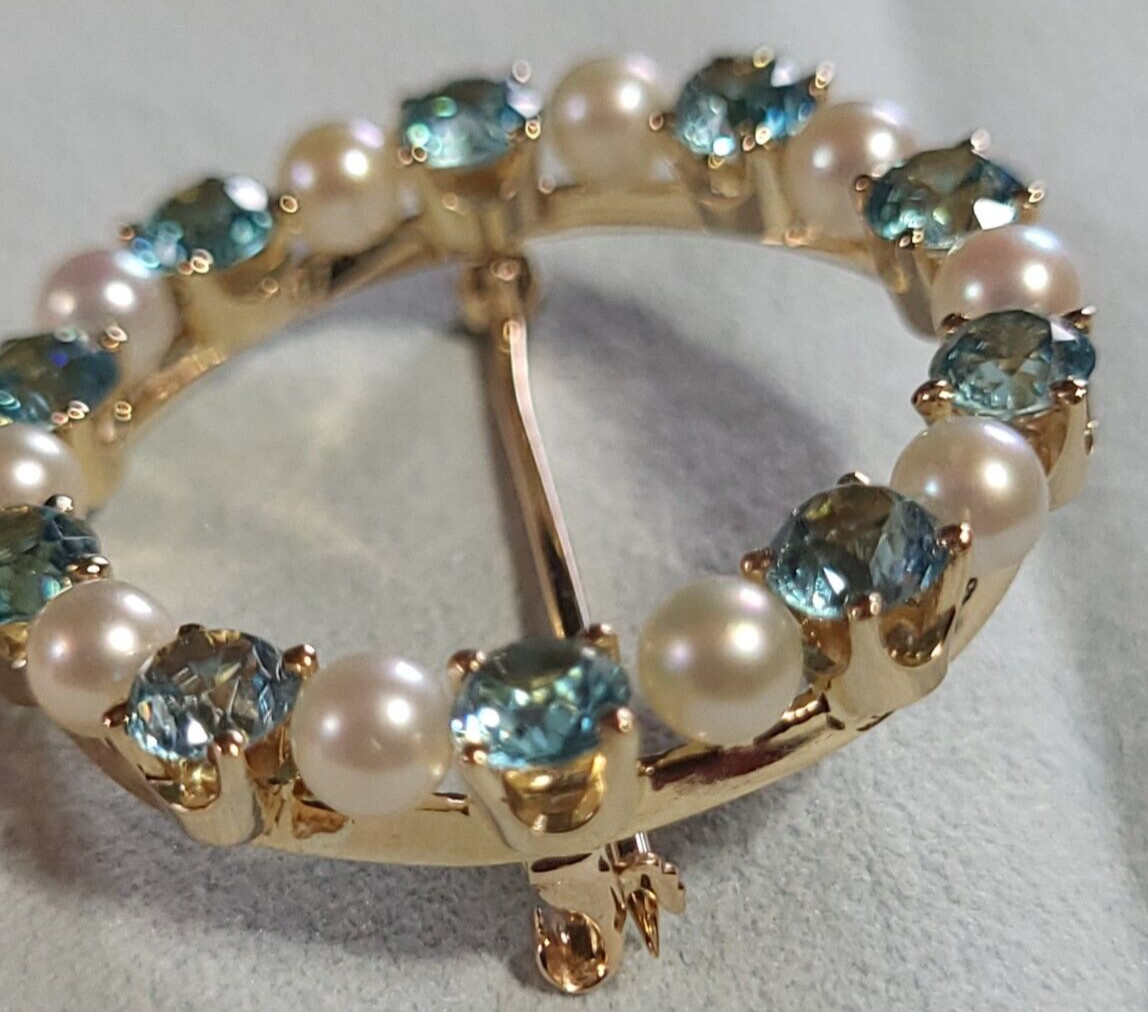 ZIRCON AND PEARL BROOCH 10 ROUND BLUE ZIRCON 10 AKOYA CULTURED PEARLS 14K GOLD