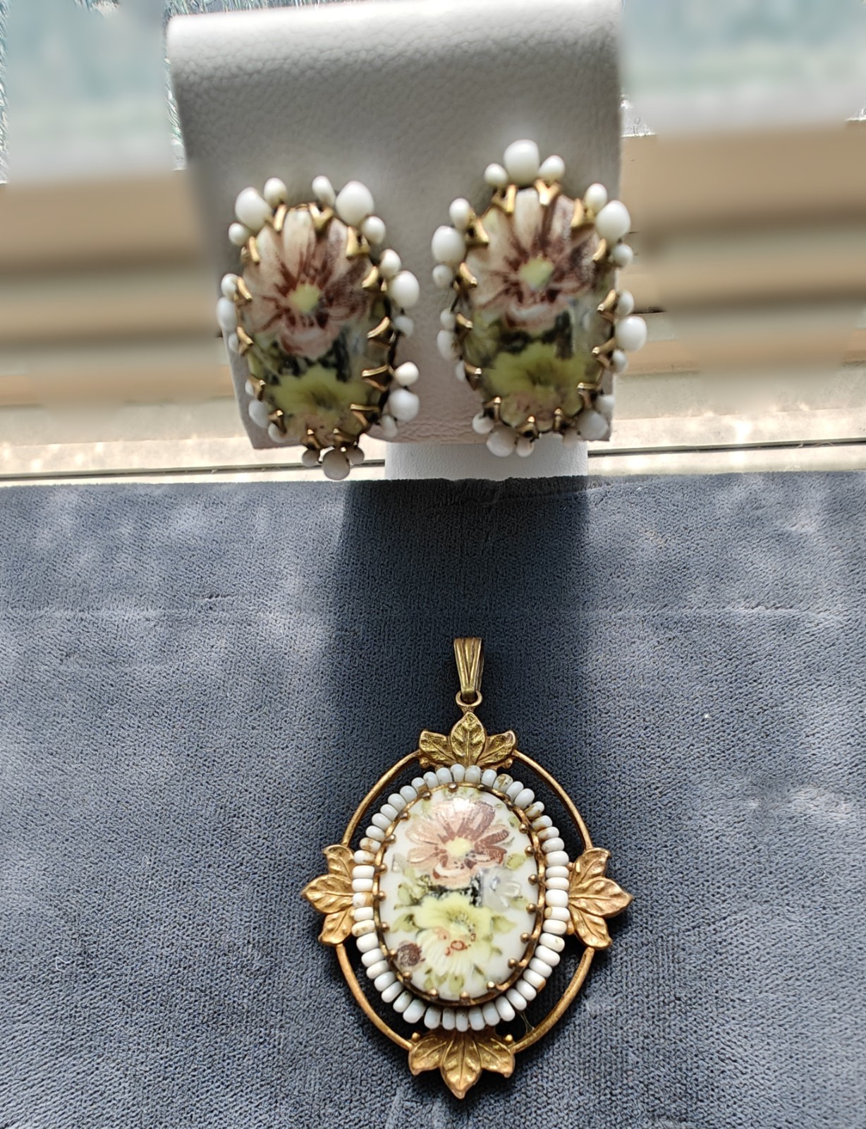 Rare Signed MIRIAM HASKELL Lot Pendant/Ergs Set, Screw Back Earrings, Stick Pin