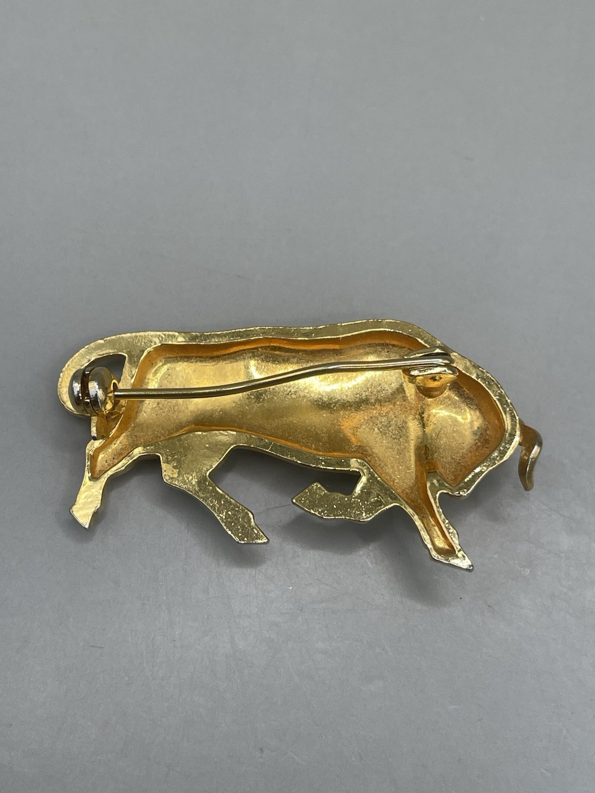 Vintage DAMASCENE Bull Fighting GoldTone Black Enamel 1.7” Brooch Toledo Spain