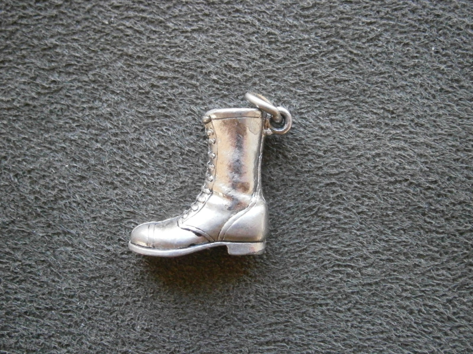 Army Paratrooper Jump Boot Vintage Crest Craft Silvertone Charm Pendant 4.9g