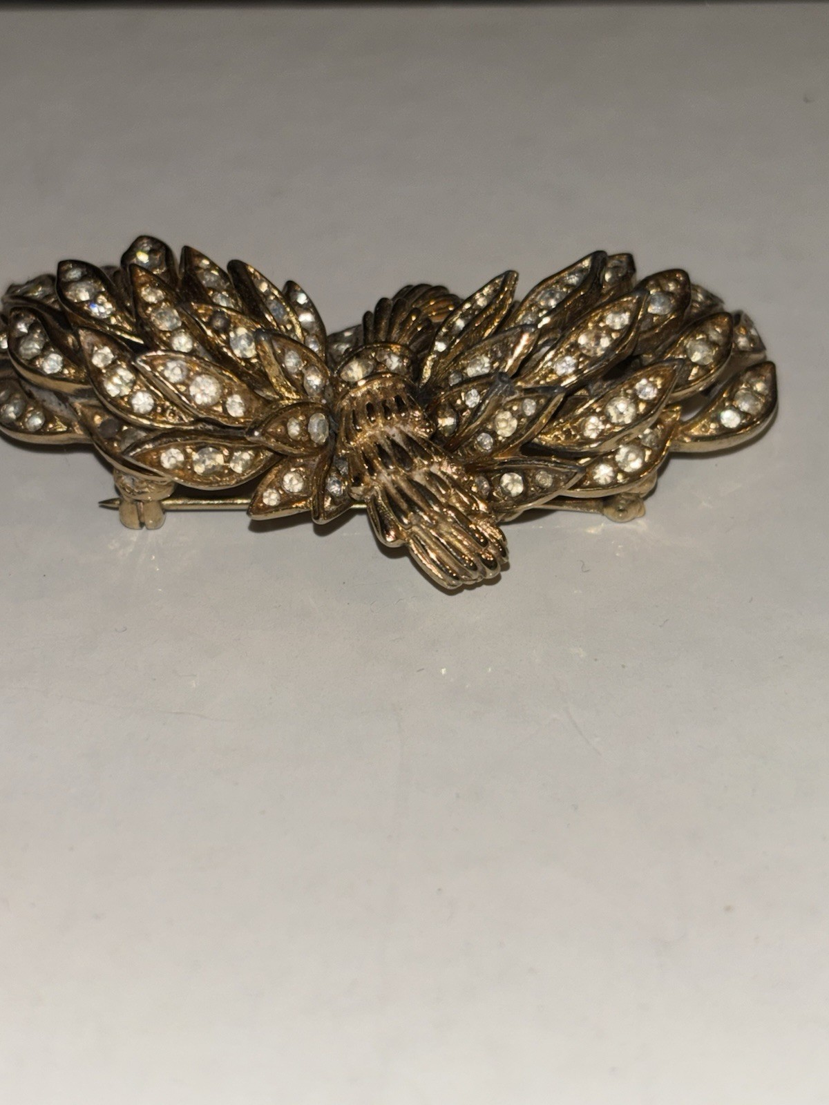 Beautiful Vtg Rhinestone & Gold tone Ciner Brooch