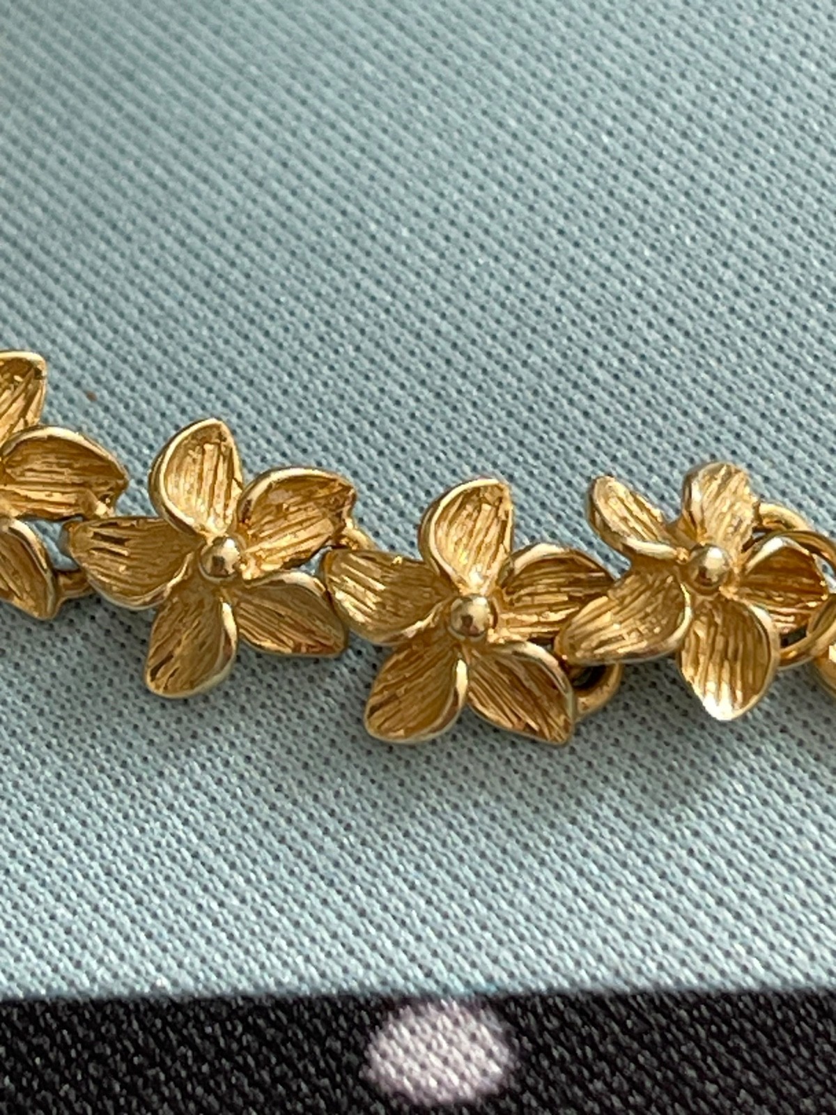 Vintage 14K Solid Yellow Gold Linked Plumeria Flowers 7″ Bracelet 10.5-11 Grams