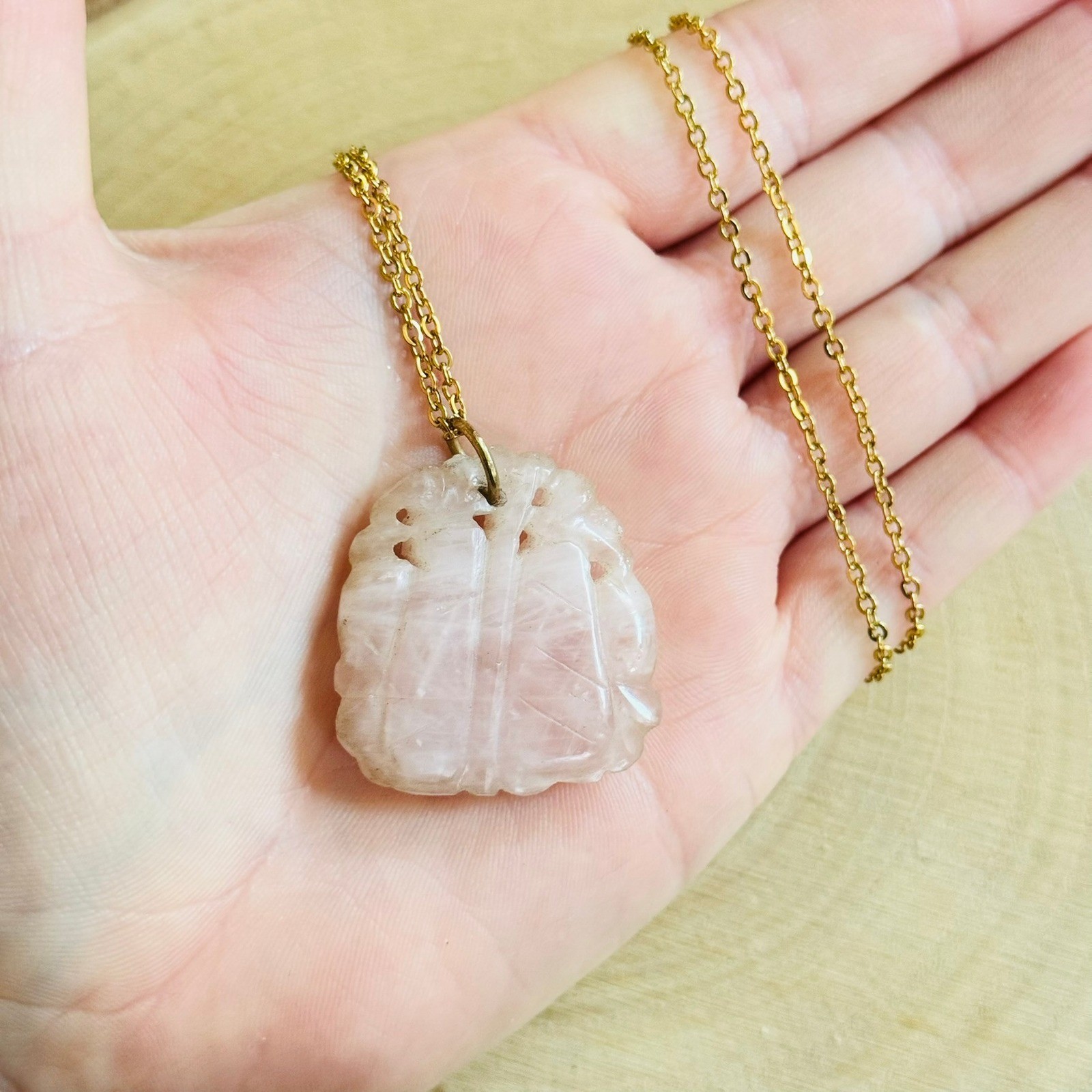 VTG Regal Rose Quartz Pendant necklace pink carved gold tone Statement 70s 20″
