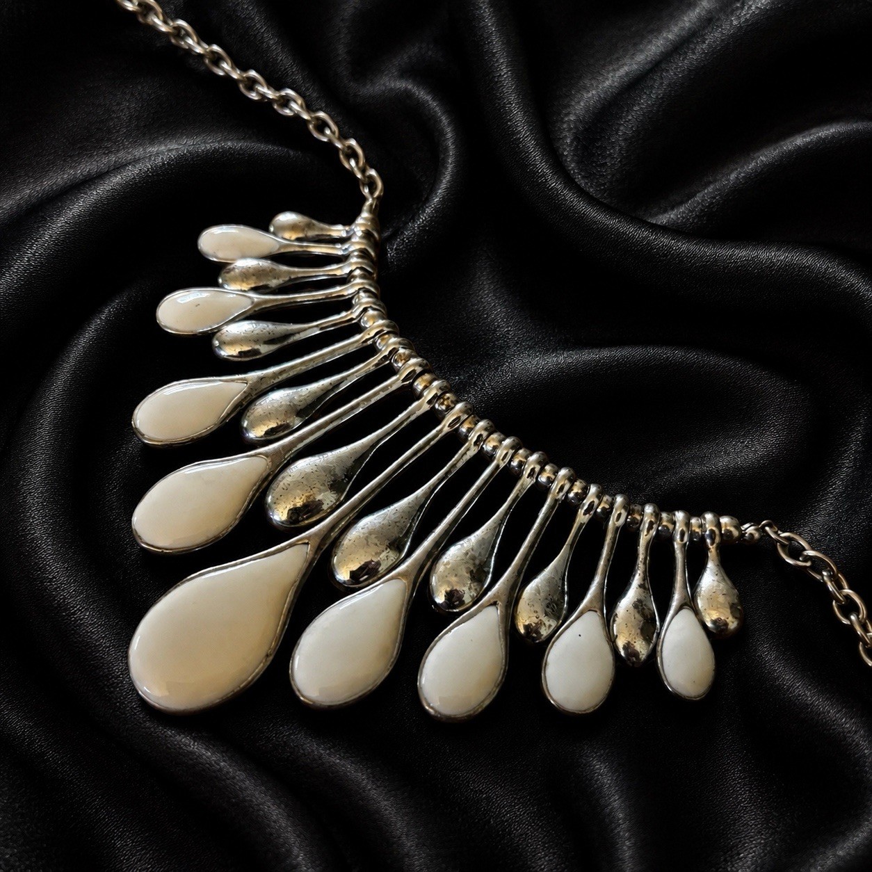18” Silver Tone & White Teardrop Dangle Bib Necklace, Whitehall Box