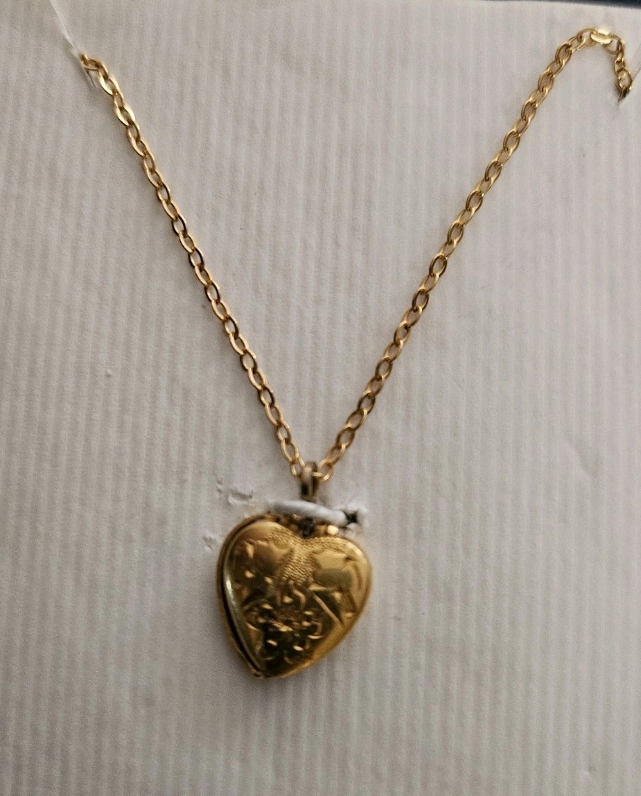 1950s GARTNER Heart On 12″ Chain SOLD For $22 in 50s METAL CONTENT UNKNOWN