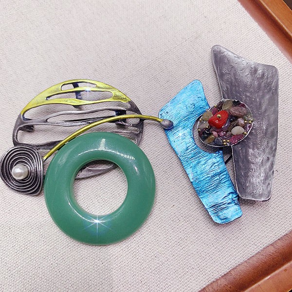 20PCS Elegant Aesthetic Mystic Brooch Random Mixed Natural Stone Jewelry Lot