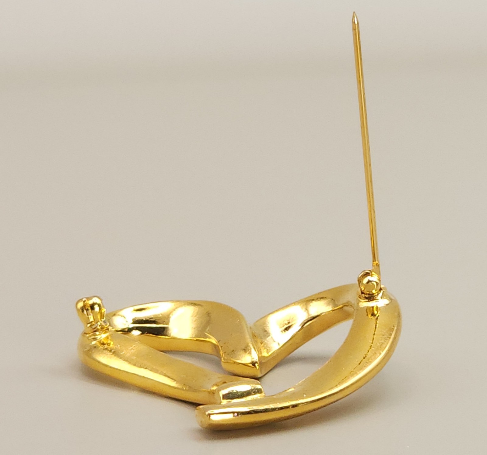 Vintage Trifari Open Heart Brooch Gold Tone 1.5″ Wide USA Seller