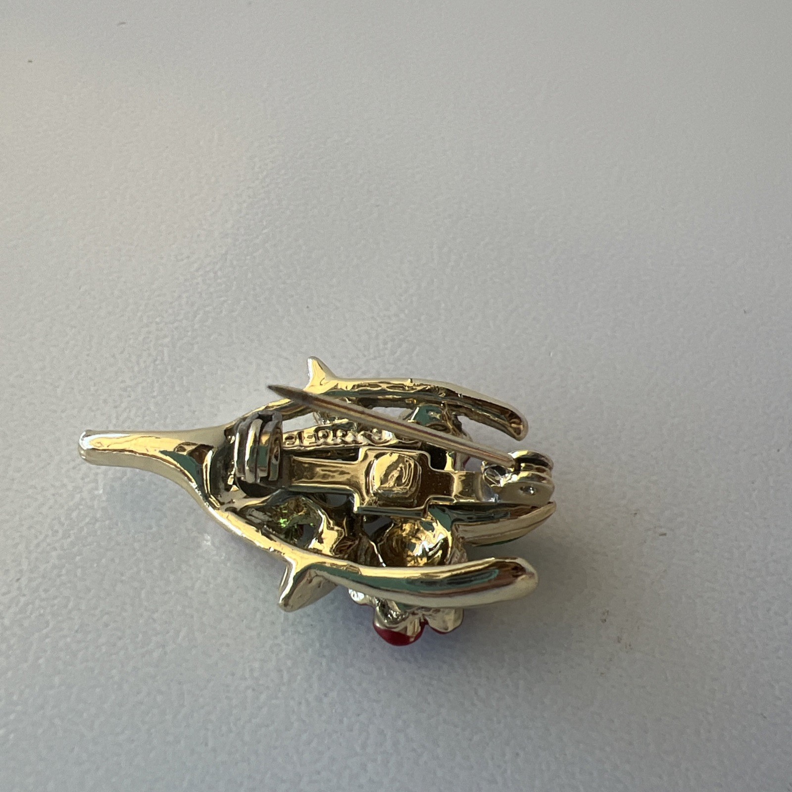 VTG SIGNED GERRYS ROSELEAF Open work Bouquet Brooch Pin RED ENAMEL goldtone