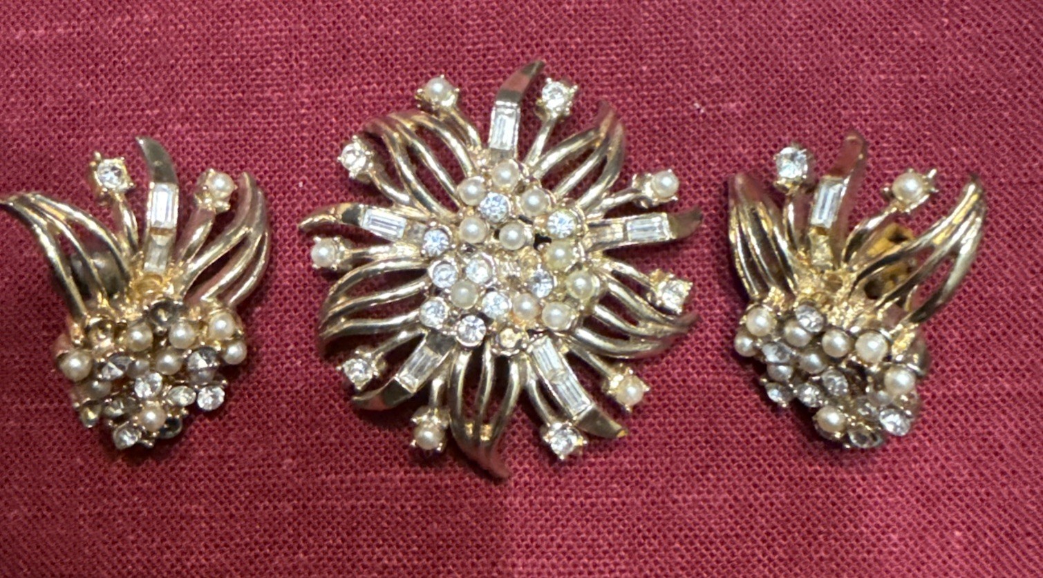 Vintage Coro MCM Signed Starburst Pendant & Earring Set Baguette Pearl