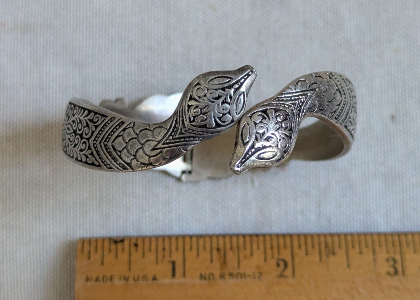 Vintage Spero Serpentine Hinged Silver Tone Bracelet