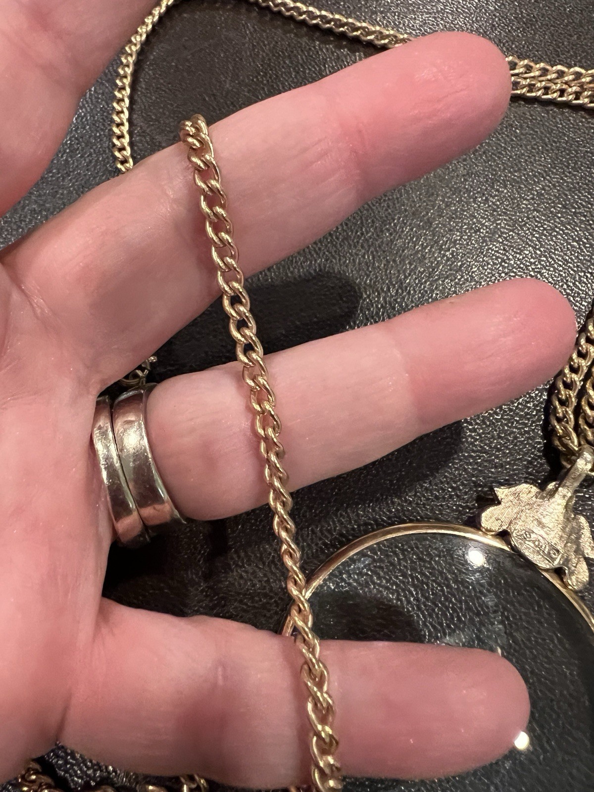 Vintage 70’s Avon Fleur de Lis Magnifying Glass Pendant Gold tone Chain Necklace