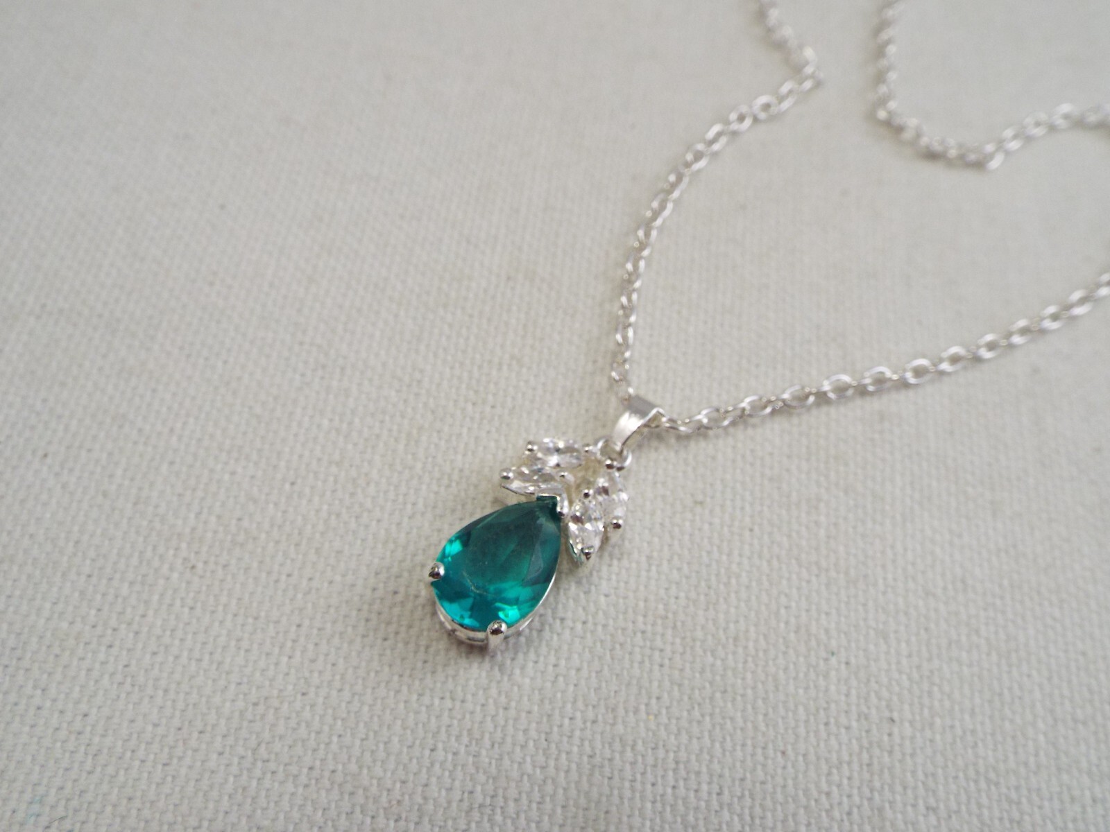 Silvertone Teal Rhinestone Pendant Necklace (C21)