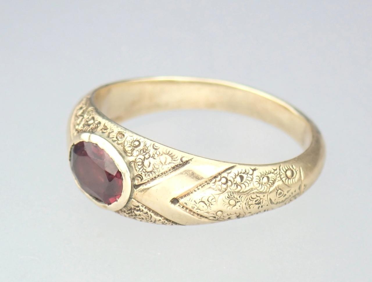 Pretty Antique Victorian Solid 9K Gold Garnet Floral Scroll Band Ring Size 5.25