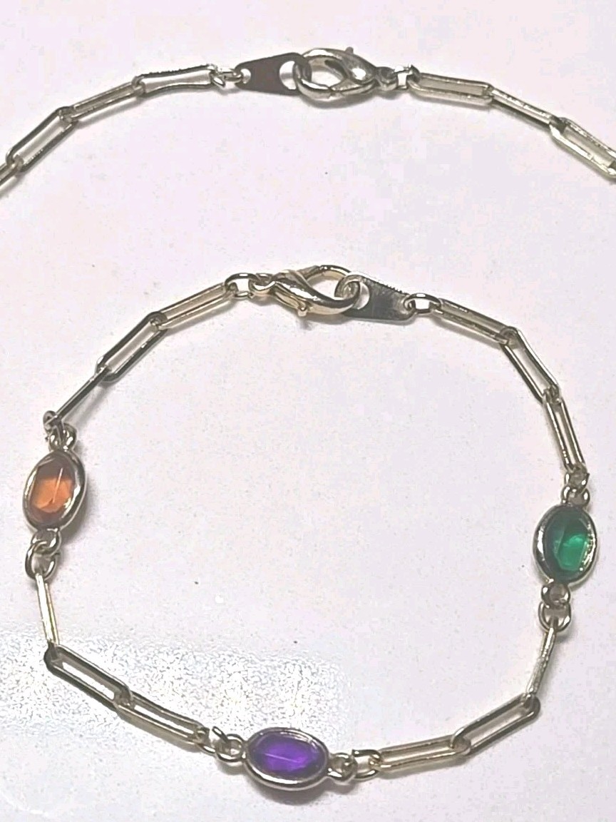 Mid Century 60′ 80′ gold-tone paperclip-style chainoval bezel-set colored Glass
