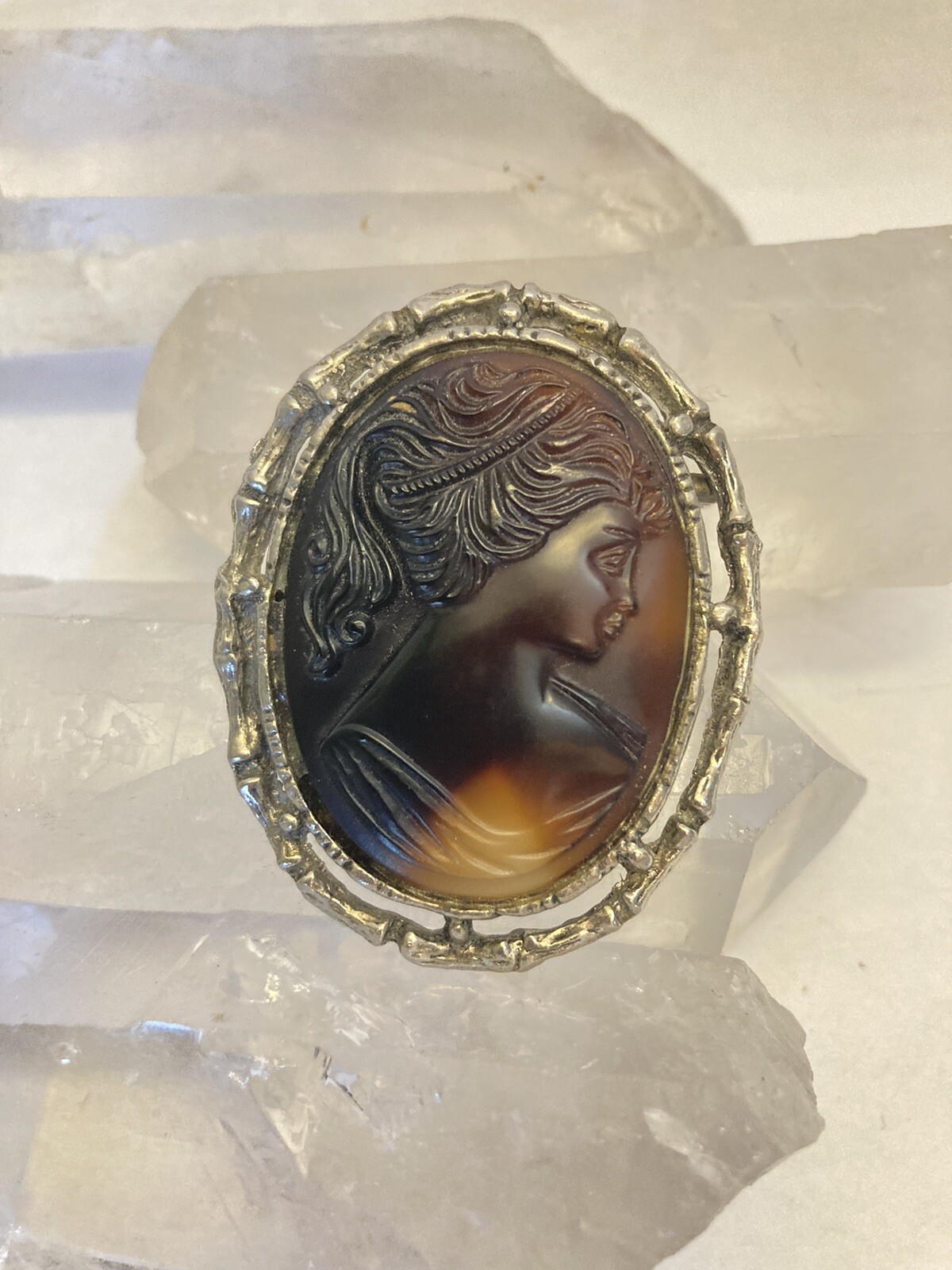 Cameo Brooch brown swirled & gold tone vintage pin