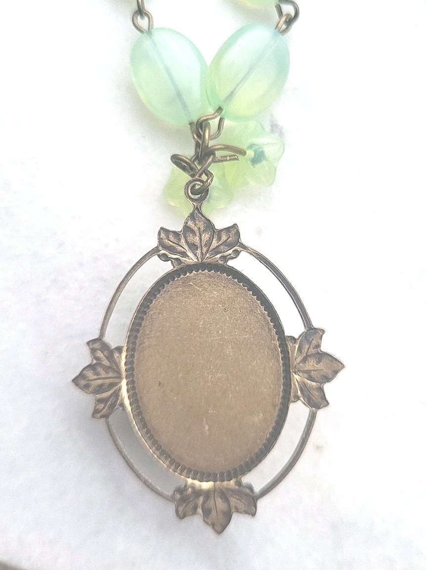 VINTAGE NEIGER EGYPTIAN SCARAB PENDANT OPALITE BEAD URANIUM FLOWER NECKLACE SET