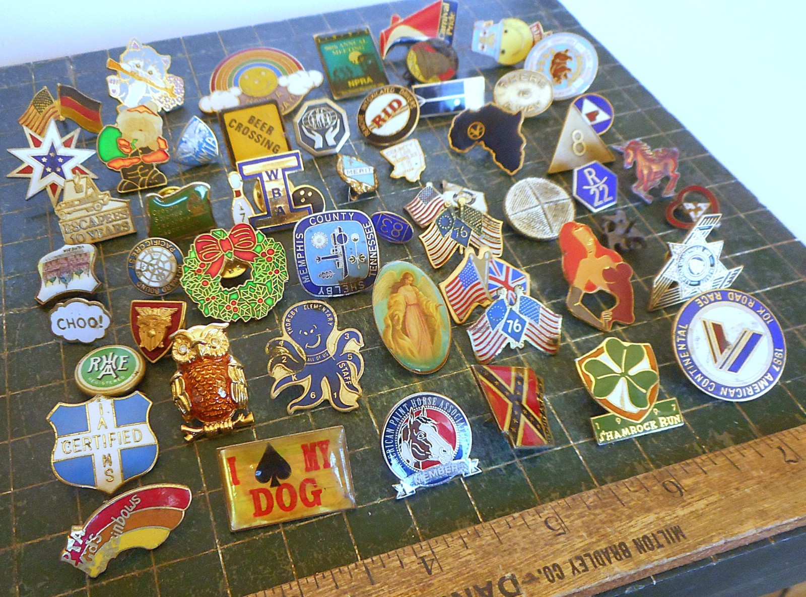 Lot of 80+ pins pinback. Olympics, Raiders, Beer, Flags, Animals, Oddities, Mix