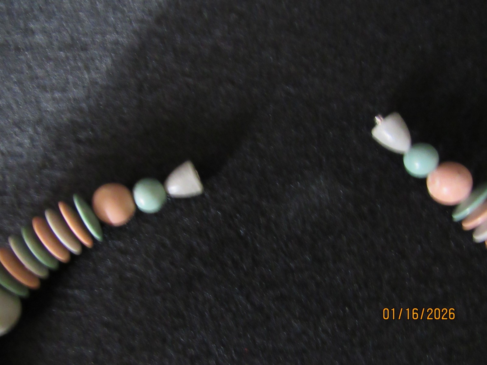 AVON SUN BLEACHED CHUNKY CLAY ? NECKLACE 17″ VGUC
