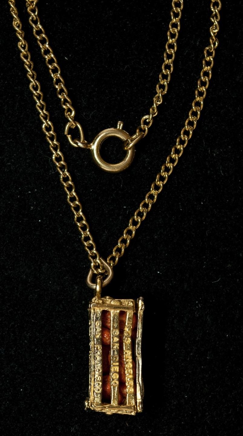 Charm Necklace California Oranges Charm. & 24″ Chain Gold Tone Crate of Calif. S