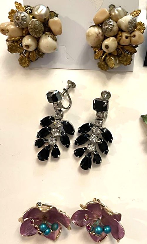 9 PAIR SIGNED VINTAGE EARRINGS CAVINESS KJL KRAMER WEISS CORO RS BOWS FLOWERS