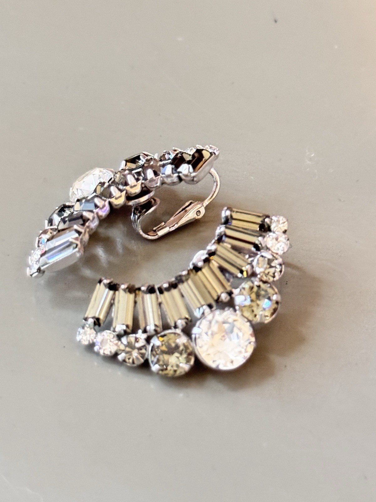 Vintage Signed HATTIE CARNEGIE Gray & Clear Crystal Brooch & Earring Set