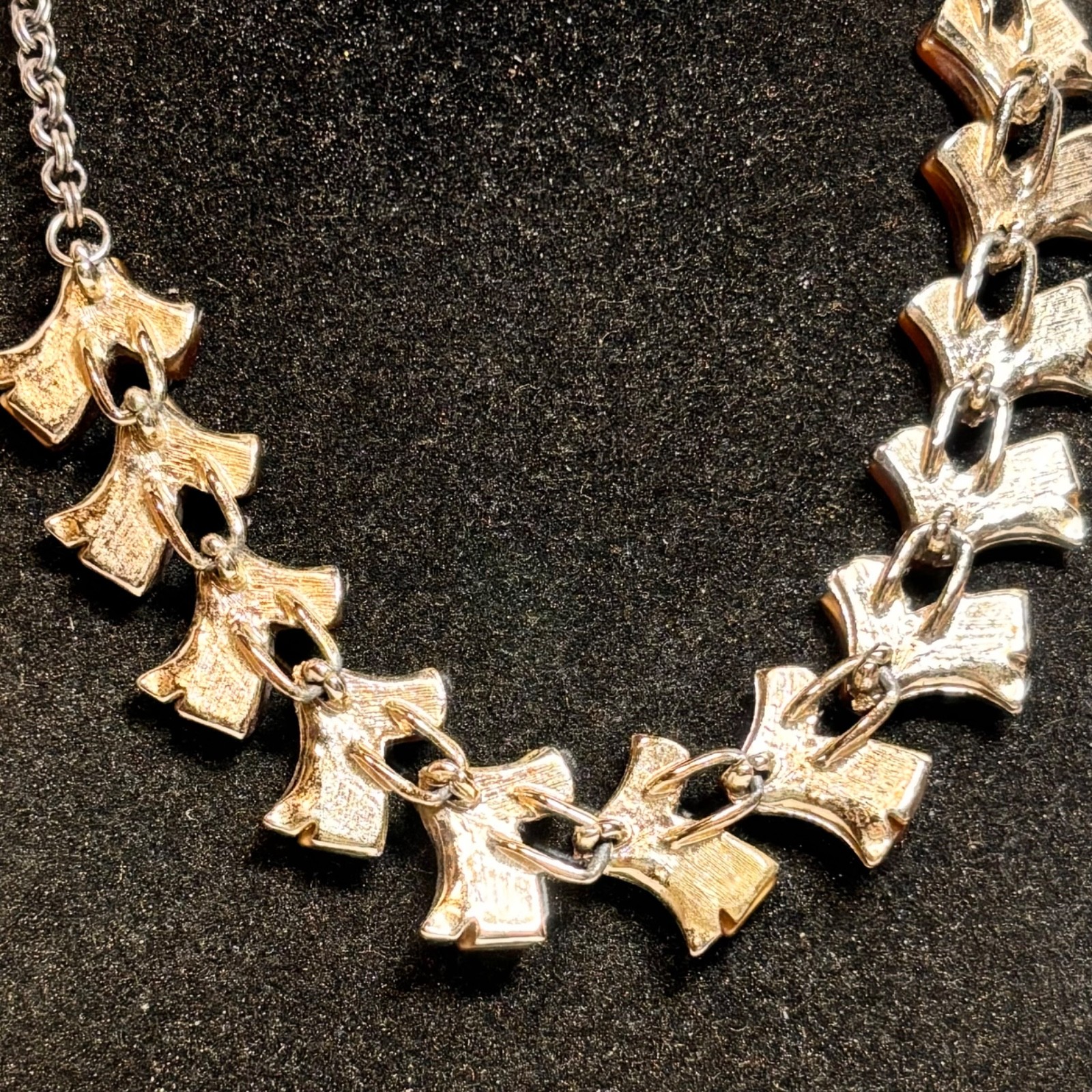 NECKLACE vintage thermoset lucky 7s golden brown silvertone metal hook unsigned