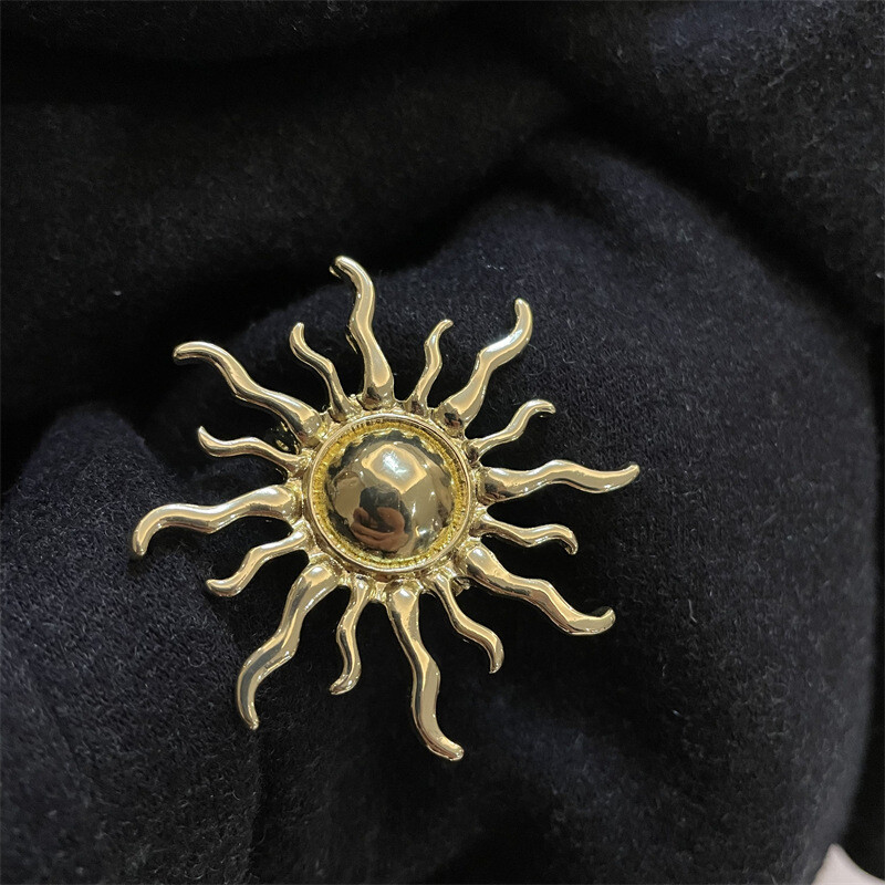 Vintage Enamel Flower Brooch Women Men Jewelry Gift Collar Decor Badge Corsage