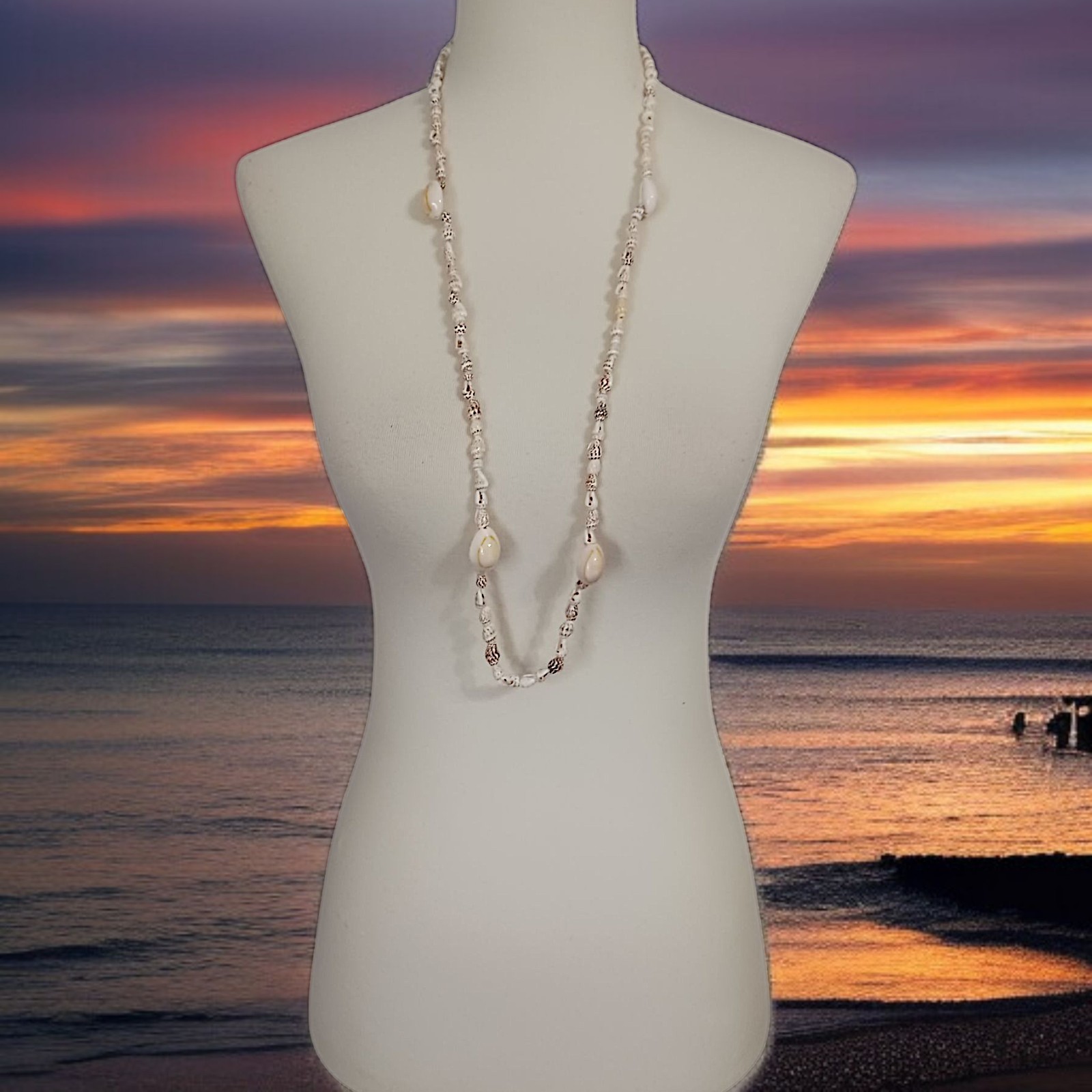 Vintage Cowrie Momi Shell Necklace Strand Hawaiian Lei Beachy Coastal Tropical