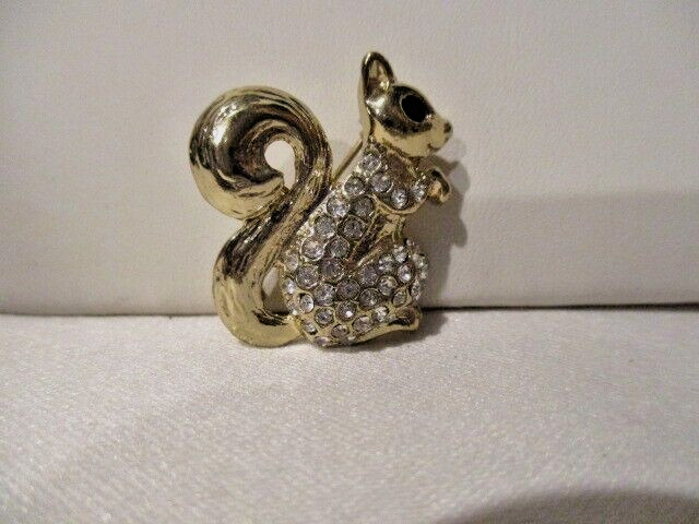 KIM ROGERS Goldtone Squirrel w/Clear Rhinestone Body & Black Eye 3/4″w x 1 1/8″L