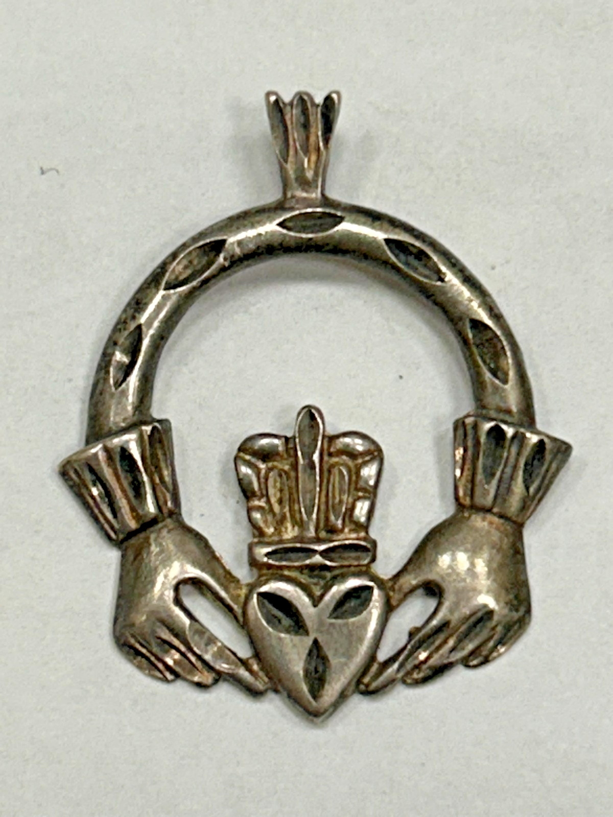 Vintage 925 Sterling Silver Irish Claddagh Pendant Charm