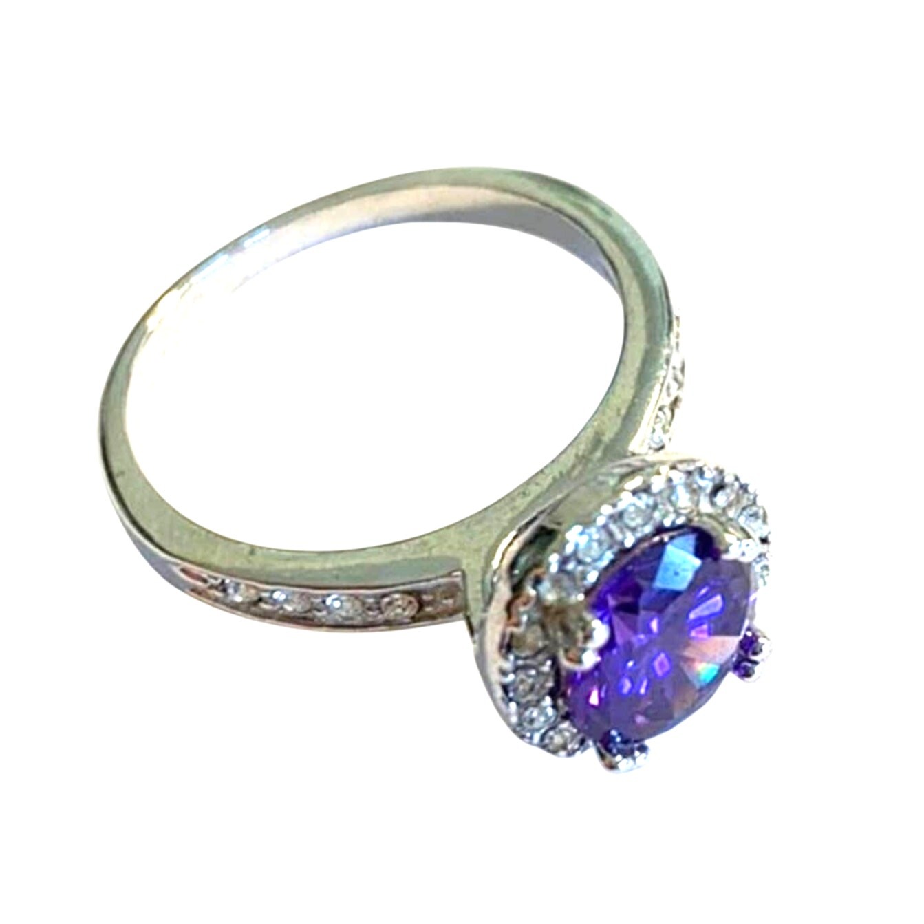 Y2K Silver Cocktail Ring size 8.5 faceted purple synthetic solitaire gem stone