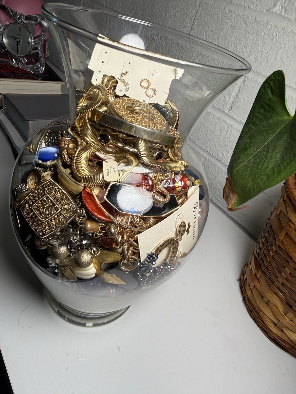 7.6 Lb Mixed Gold Tone & Silver Tone Jewelry Lot Necklaces Earrings Bracelets