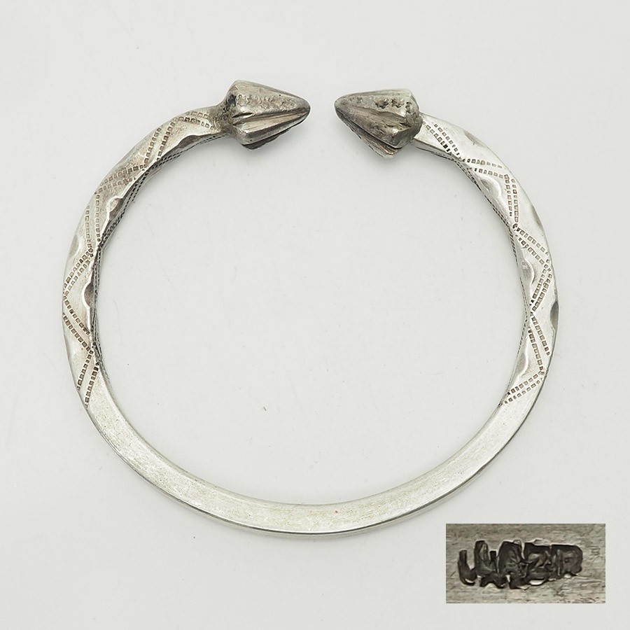 Heavy Caribbean ethnic traditional sterling silver cocoa pod signed bracelet