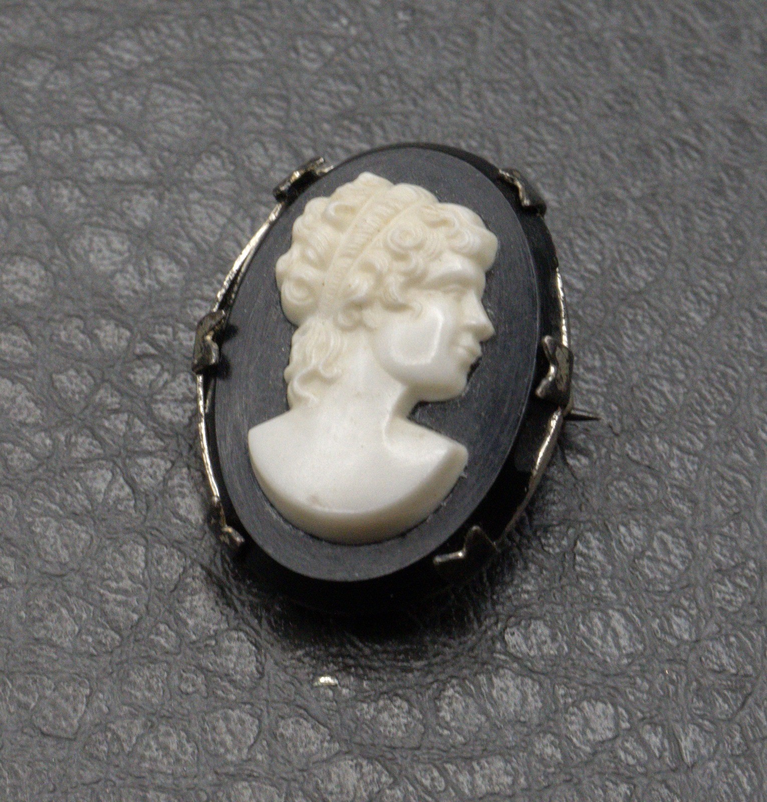 Vintage Brooch Lot – Cameo Faux Pearl Flower Rhinestone Pin Set of 3