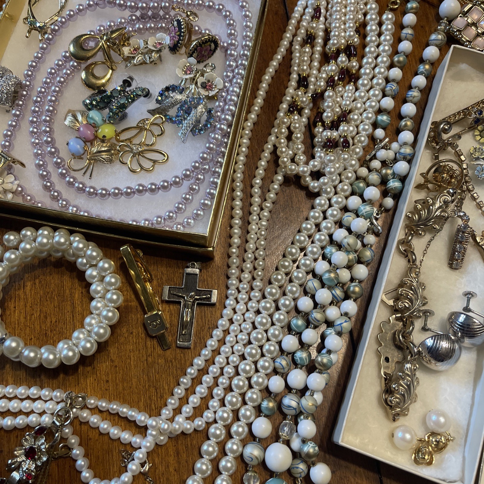 Huge Estate Vintage to Modern Jewelry Signed/unsigned Costume Mixed Lot