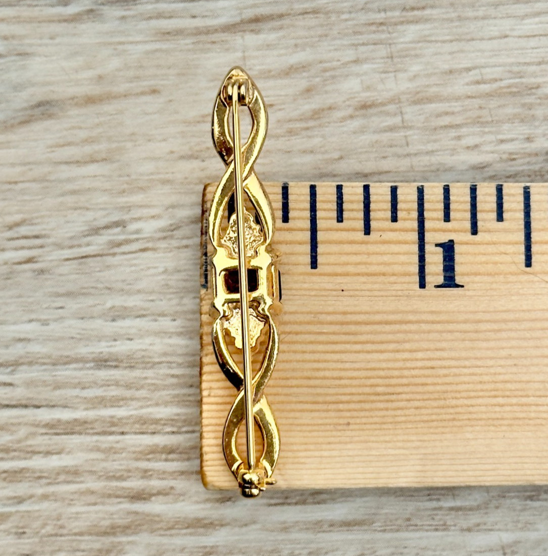 Rhinestone Brooch Pin Twisted Gold Tone Unsigned