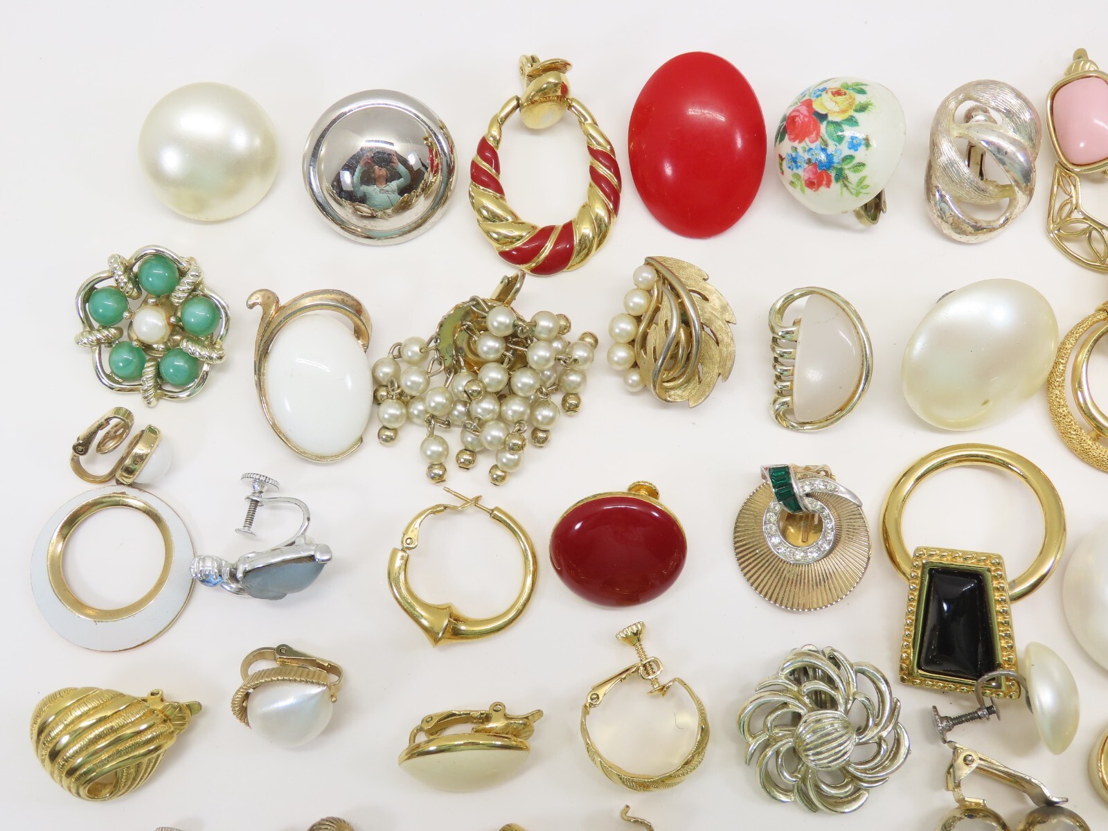 Single Earrings Lot ALL SIGNED 14 Crown Trifari Richelieu Monet + VTG 50+ D2216