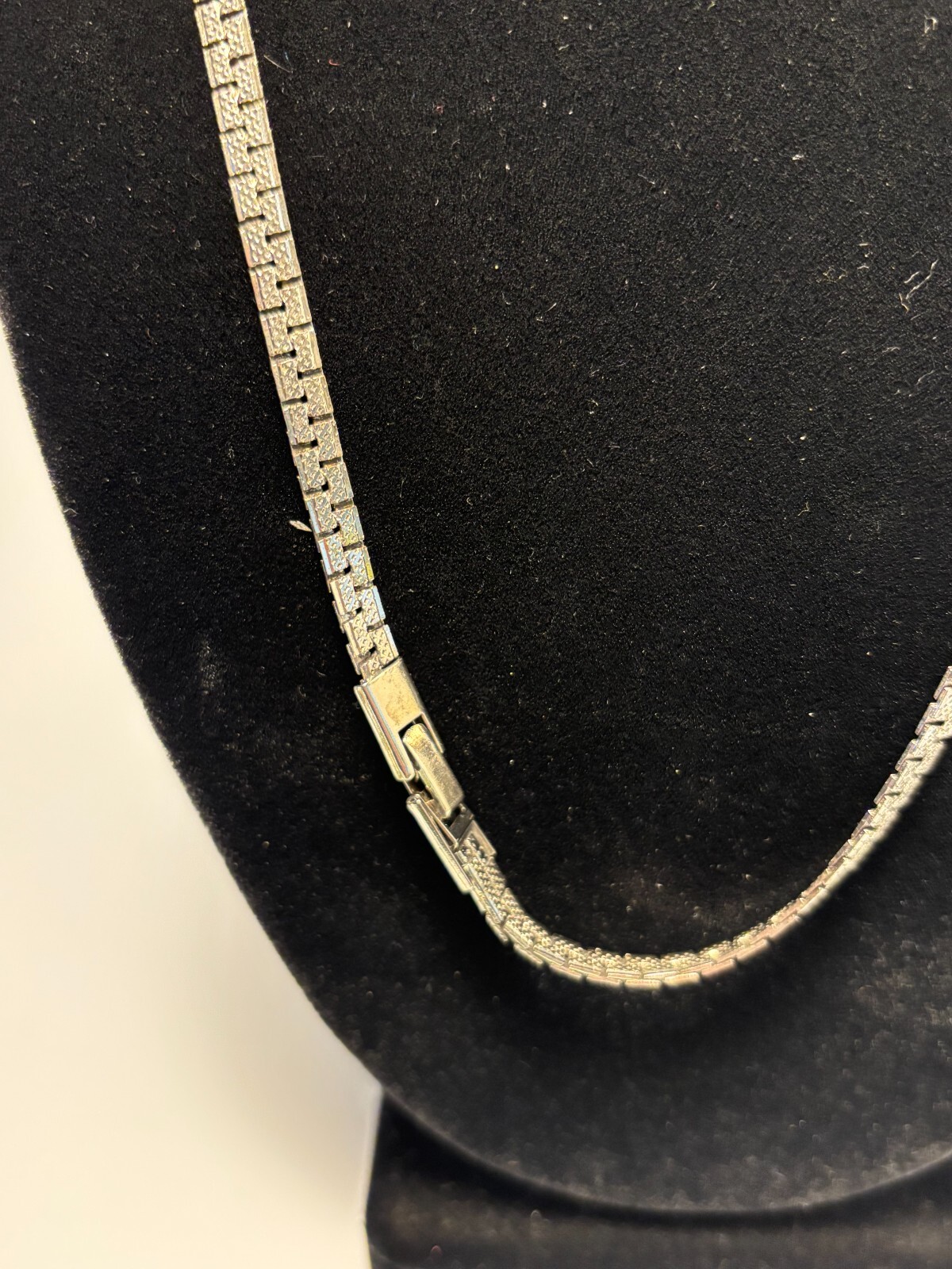 Necklace Offset Rectangle Chain Pattern Unique Retro Silver Tone