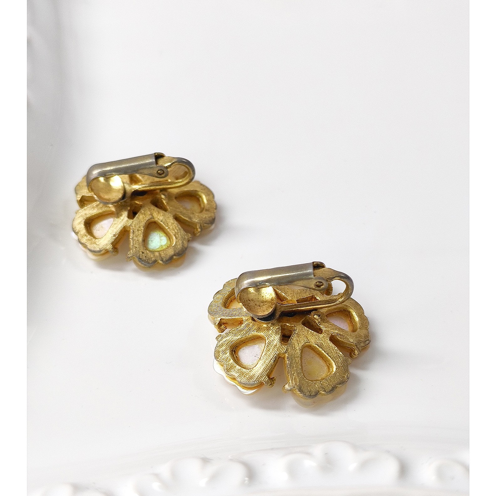 Vintage MOP Flower Set Pin Clip Earrings + Pendant Hook Converters Pearly MANDLE