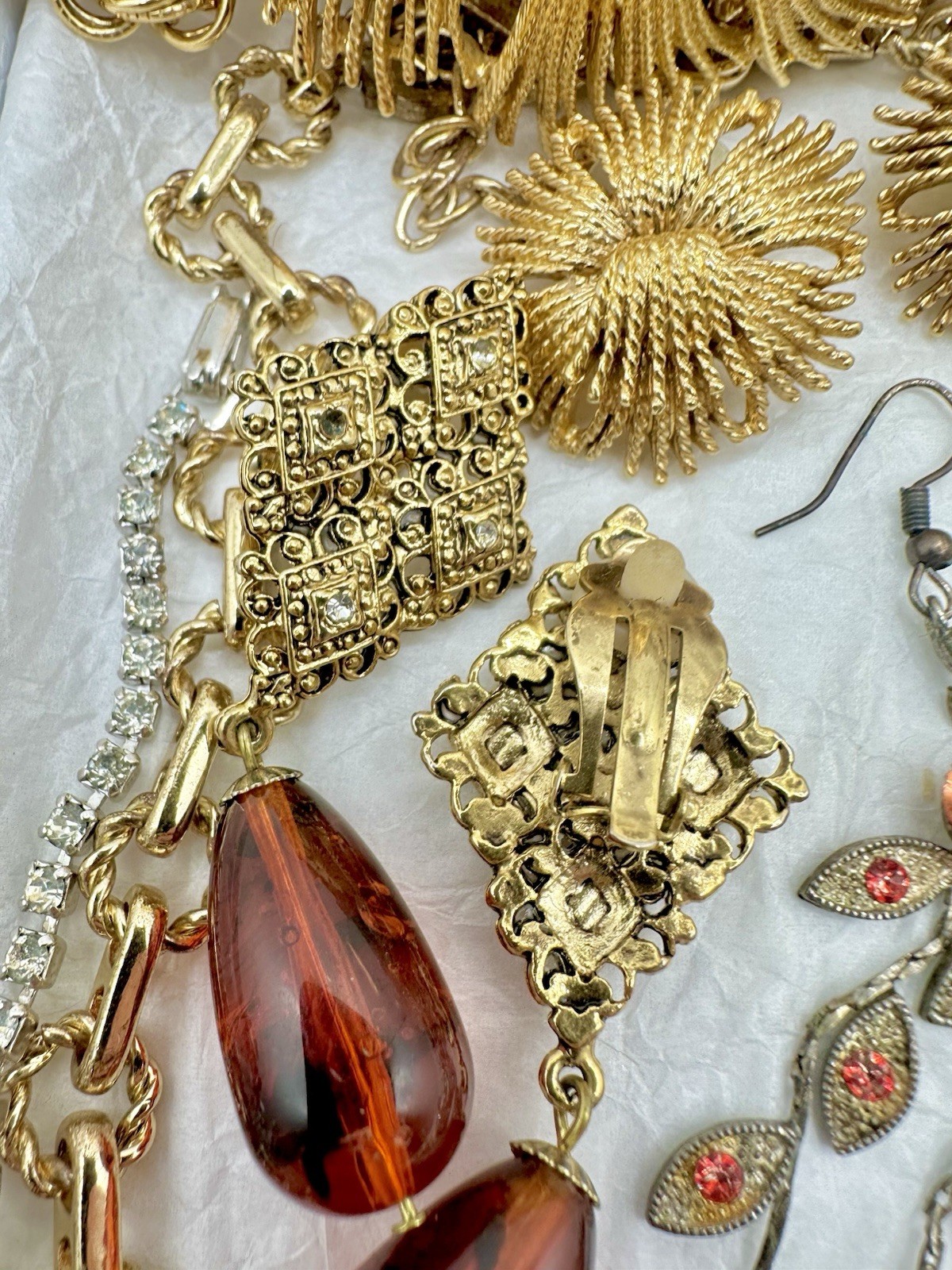 Antique VTG Estate Jewelry Gold Tone Monet Avon Crystal Romantic Sparkle Read