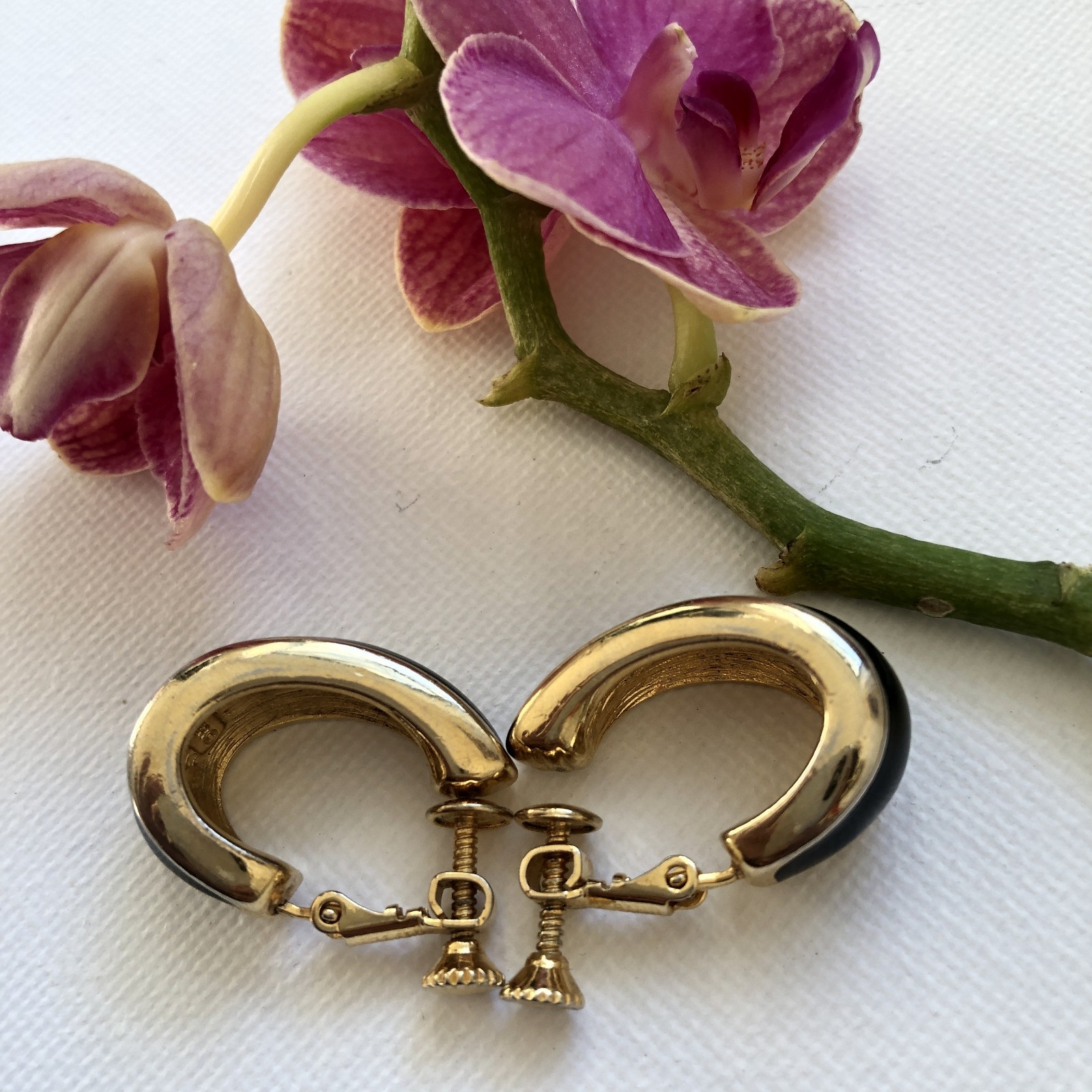 Vintage Napier Screw-back Clip-on Hoop Earrings.