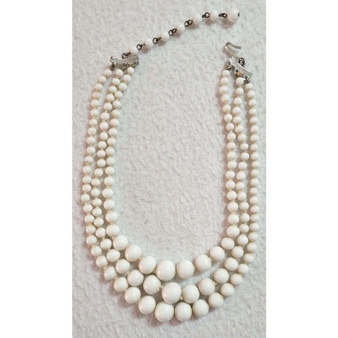 Vtg 50s 60s Milk Glass White Knotted Beads 3 Strand Choker Necklace Hook Clasp